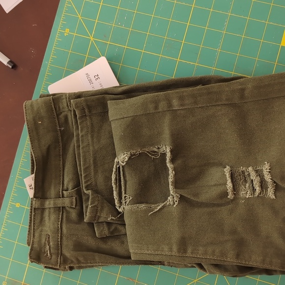 Other - Mens 32 X 30 MILITARY GREEN JEANS STRAIGHT LEG REG CUT DISTRESSED LEGS